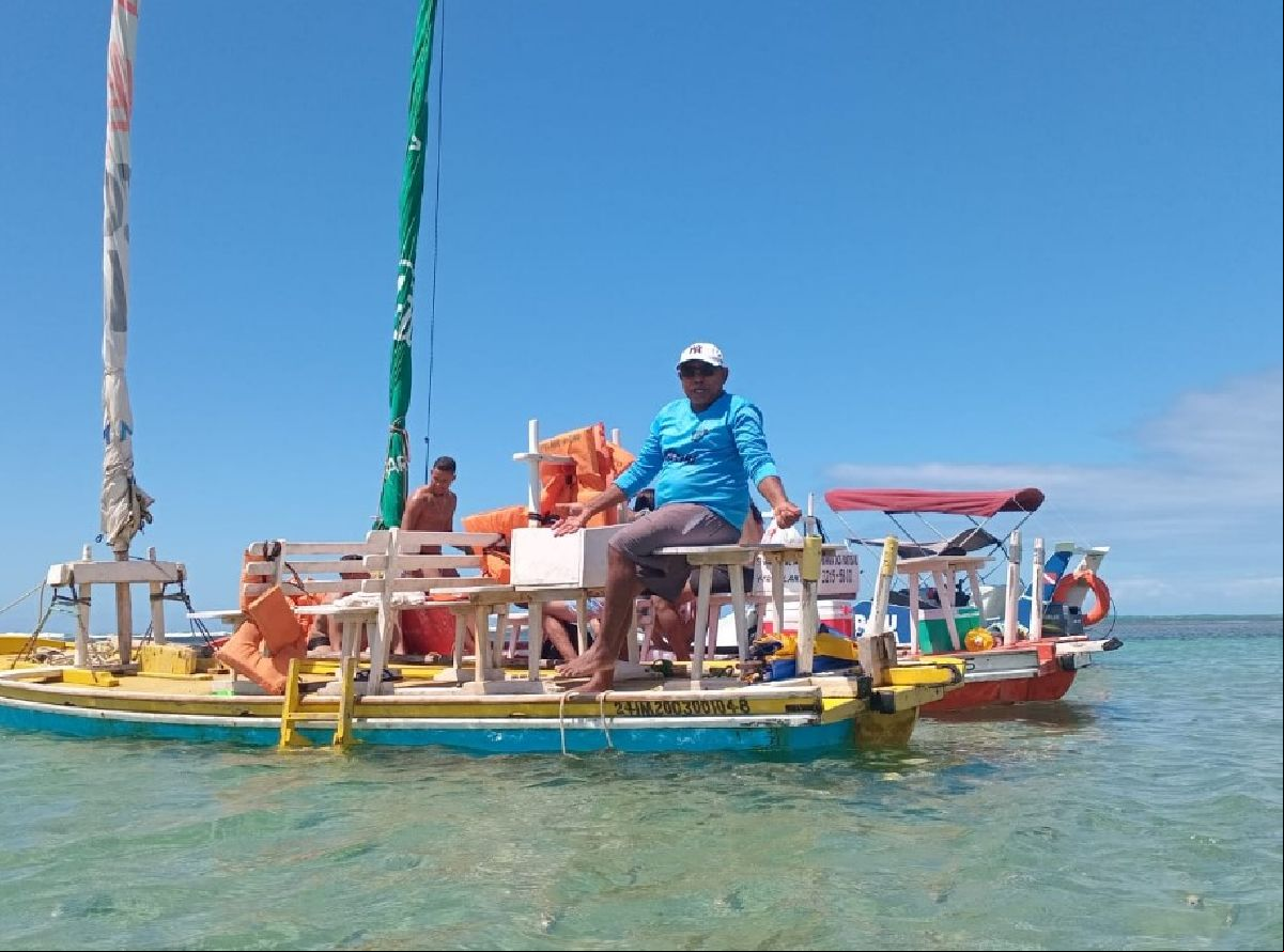 O eio de jangada às piscinas naturais da praia de Pajuçara em Maceió é realmente uma experiência imperdível para quem visita Alagoas