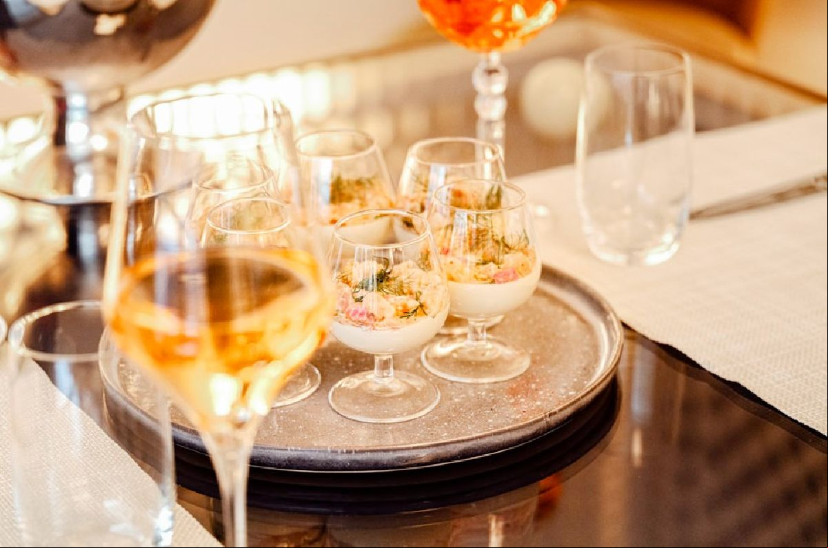 Champagne, Gastronomia e Elegância: Uma Noite Inesquecível no Rivages, em Paris